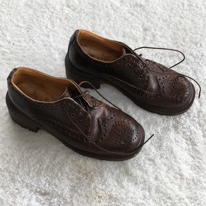 Vintage 90s Dr. Martens brown oxford wingtip shoe